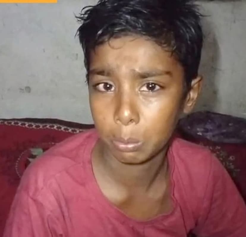 শিক্ষকের শাসনে আহত শিশু শিক্ষার্থী হাসপাতালে ভর্তি, থানায় অভিযোগ।